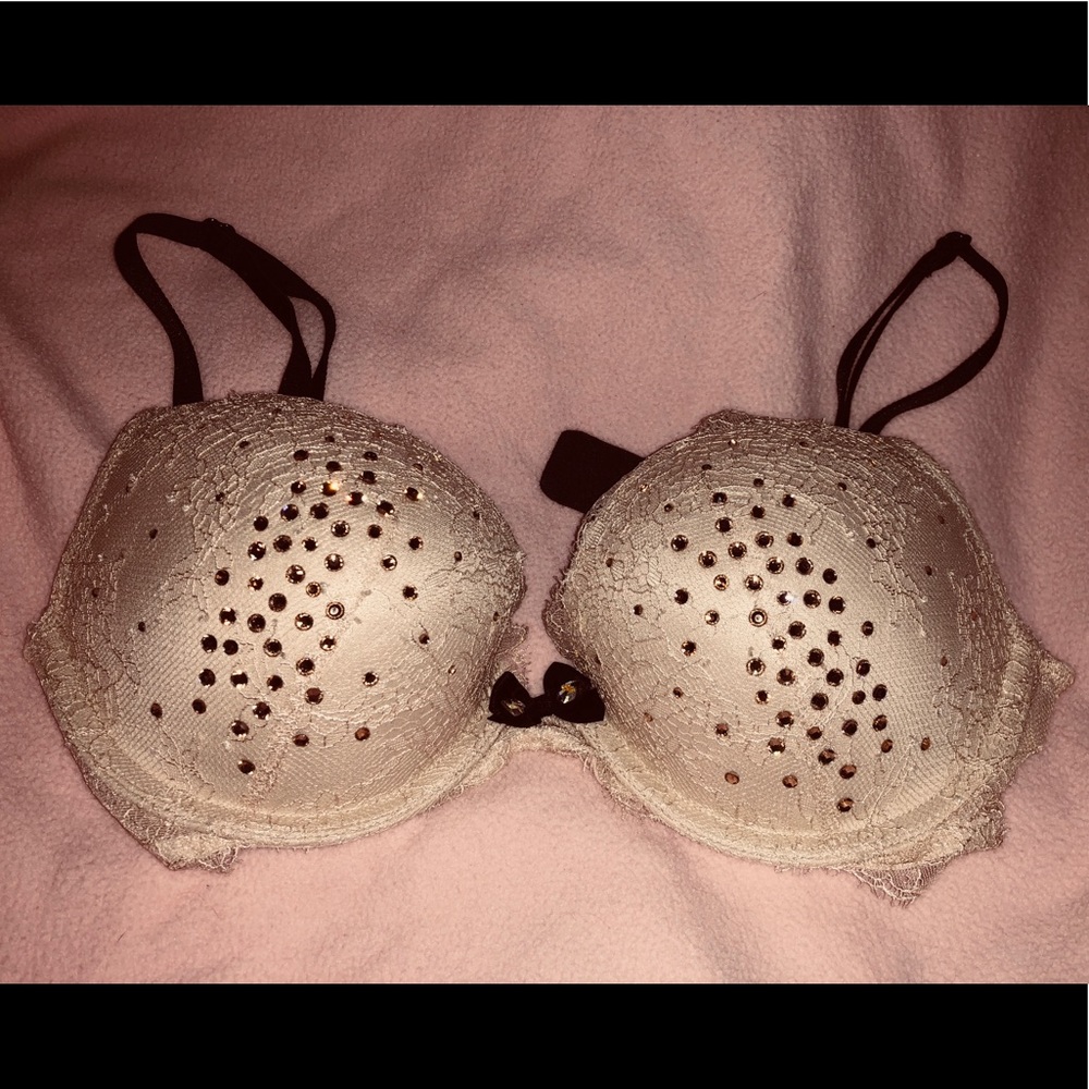 VS push-up bra. NWOT